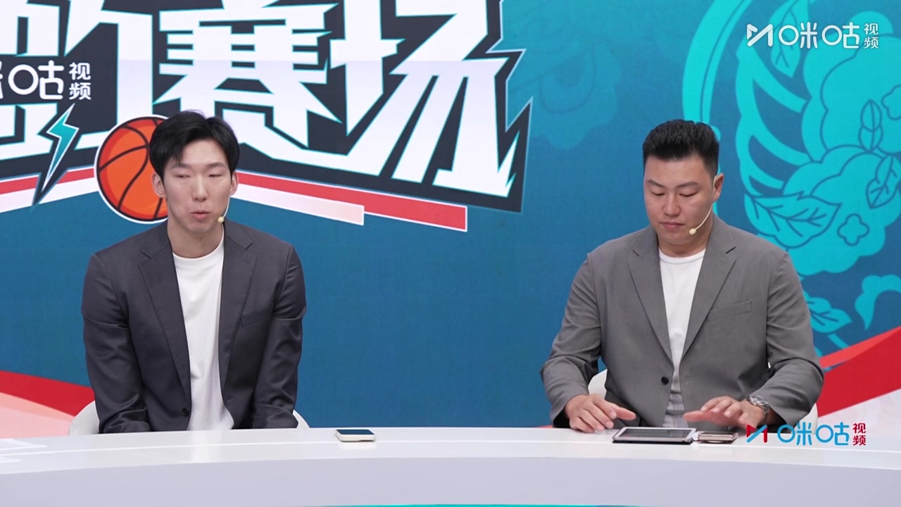 中国男篮是否在走上坡路？周琦：新人涌现让男篮看到希望