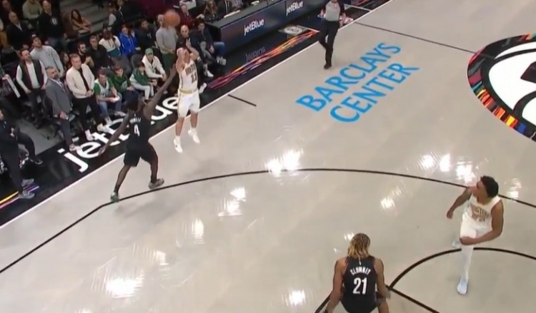 体育直播-续命！豪泽长甩&amp;威廉姆斯不停球传球 普理查德虚晃后仰三分命中